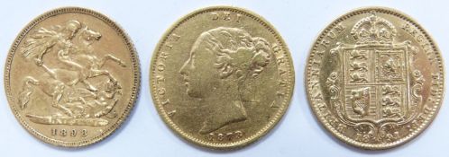 Three gold half sovereigns, Portraits of Queen Victoria 1873, 1891 and 1898, in fitted wooden box