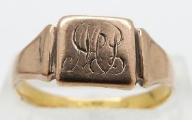 A 9 & 22ct gold signet ring, 2.8g, size P