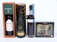 Three bottles of alcohol comprising W&J Graham Quinta dos Malvedos vintage port 2001 75cl 20%