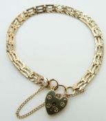 A 9ct gold gate bracelet, 9.6g