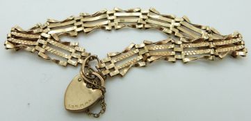 A 9ct gold gate bracelet, 4.6g