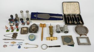 Two hallmarked silver photograph frames, overall diameter of larger 11cm, further hallmarked