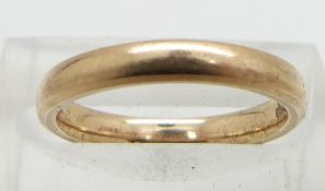 A 9ct gold wedding band, 2.2g, size H