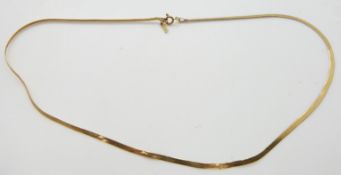 A 9ct gold ribbon necklace, 2.1g