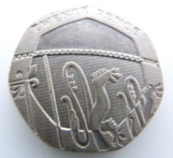 Royal Shield of Arms undated error obverse 20 pence coin (2008) mule, Spink 4636A EF+
