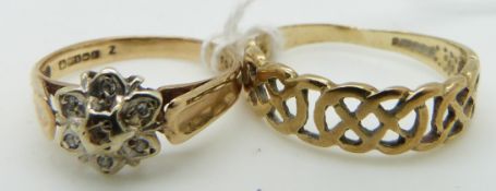 Two 9ct gold rings,4.2g