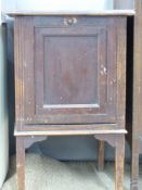 'The Barkingside' vintage record cabinet and 78s, height 76cm