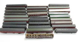 Twenty eight Hornby and similar 00 gauge coaches including Southern Rail, Pullman, continental etc
