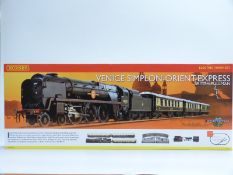 Hornby 00 gauge Venice Simplon-Orient-Express train set R1087, in original box
