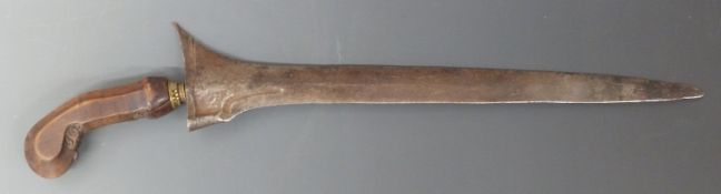 Sumatran Kris dagger with 14 inch Damascus blade, carved handle and gilt mendak, overall length
