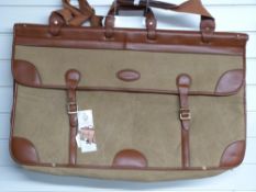 Guardian Heritage canvas and leather large travel bag with shotgun compartment 6701-04 unused and