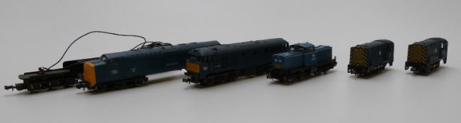 Six Graham Farish and Lima N gauge diesel locomotives two 08113, D8915, D5518, The Black Watch and