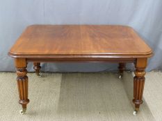 Victorian mahogany wind out extending dining table, 134 x 118 x 71cm