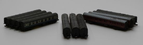 Eleven Lima, Hornby Minitrix and similar N gauge coaches, five maroon and six blue and grey