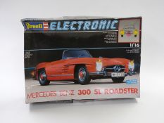 Revell Electronic 1:16 scale Mercedes Benz 300SL Roadster model kit 8015, in original box
