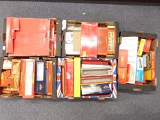 A large collection of Bachmann, Hornby, Mainline, Tri-ang and similar 00 gauge train, coach and