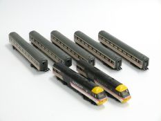 Hornby 00 gauge Inter-City train with two engines and five coaches