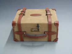 Guardian Heritage leather bound canvas 200 shotgun cartridge case or magazine with four green felt