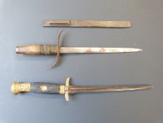 French WWI trench/fighting knife 'Le Vengeur' style, with sheath, blade length 16cm, together with