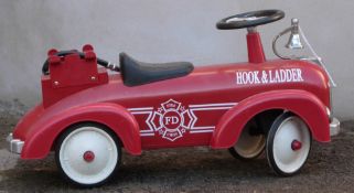 Great Gizmos Hook & Ladder push along Fire Chief pedal car, 77cm long