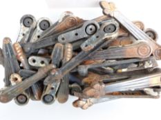 A quantity of late 19th / early 20thC carpet grips