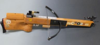 Winzeler electronic 102/302 match/ competition crossbow with covers and flight case