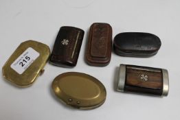 Two antique brass snuff boxes together with four wooden snuff boxes (6)