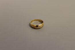 An antique 18ct gold diamond set ring, 2.