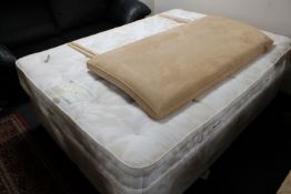 A Relyon 4'6 divan set