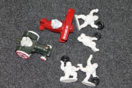 Six cast iron figures - Michelin plane,