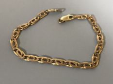 A 9ct gold bracelet, 5.