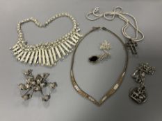 Six silver necklaces (6)