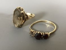 A 9ct gold quartz ring and another 9ct gold ring (a/f)