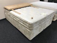 A Reylon 4'6 divan set