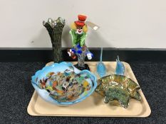 A tray of decorative glass ware including vaseline glass, Murano style clown,