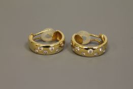 Heavy 18ct diamond earrings, approximately 1.2 ct, 12.