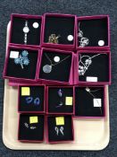 A tray of sterling silver and costume jewellery