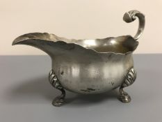 A silver sauce boat, Edward Barnard & Sons, London marks, early twentieth century, 353g.