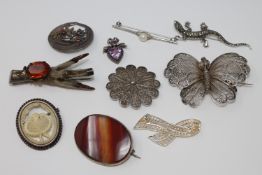 A quantity of silver jewellery (10)