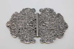 A good quality pierced silver belt buckle, William Adams,
