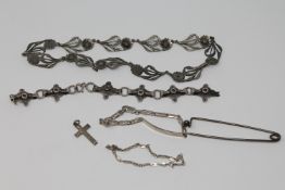 A collection of assorted silver jewellery