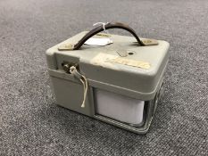 A pigeon timing clock