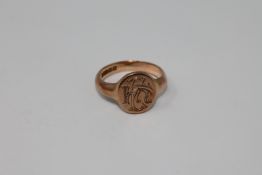 A 9ct gold signet ring, 6.