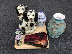 A tray containing a pair of Staffordshire style dogs, an Italian pottery vase,