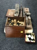 A tray of four vintage wooden planes, mahogany cased miniature chess set,