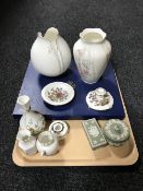 A tray containing boxed Aynsley Cottage Garden cake plate and knife,