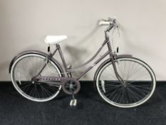 A lad's Raleigh Chiltern bike