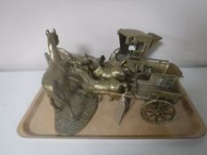 A tray of assorted brass ornaments