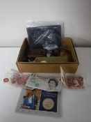 A box containing assorted coinage, including a Great Britain and Northern Island 1981 coin set,