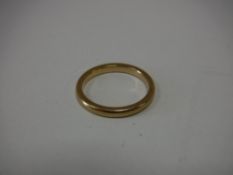A 9ct gold wedding band